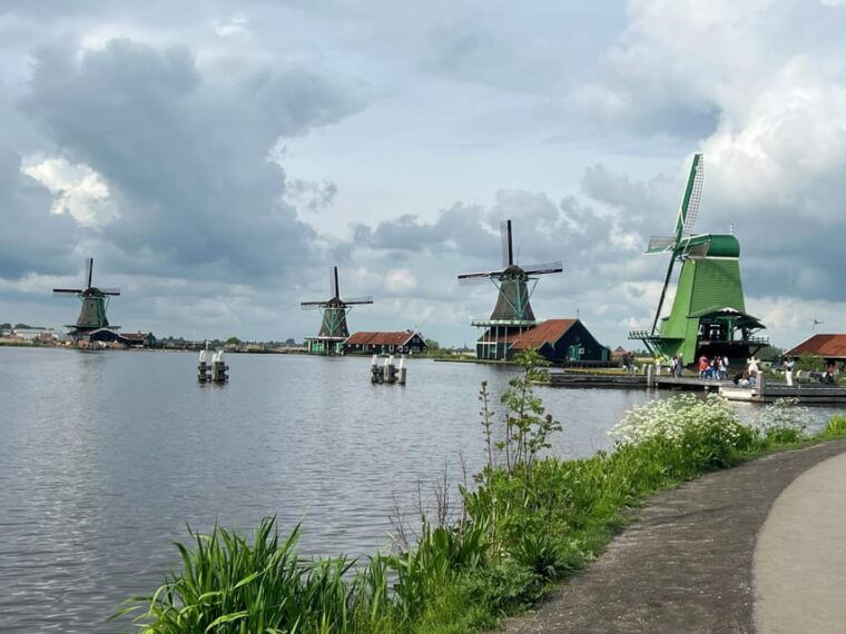 amsterdam-zaanse-schans-and-giethoorn-guided-combo-tour