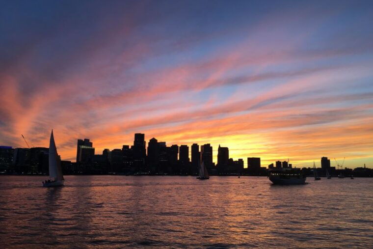 boston-harbor-champagne-sunset-sail-from-rowes-wharf