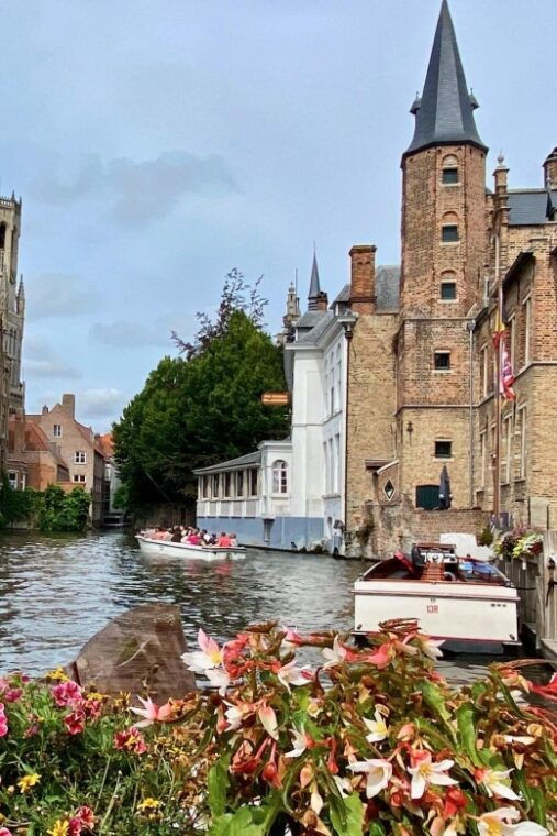 bruges-highlights-boat-beer-chocolate-day-trip-from-paris-2