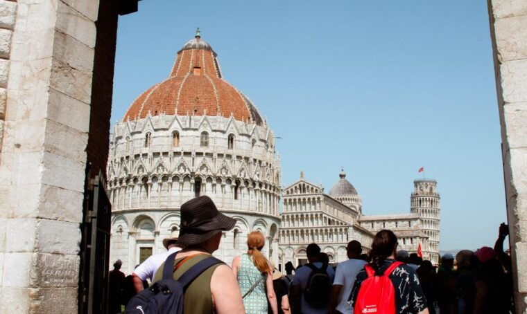 from-livorno-day-trip-to-pisa-and-cinque-terres-manarola