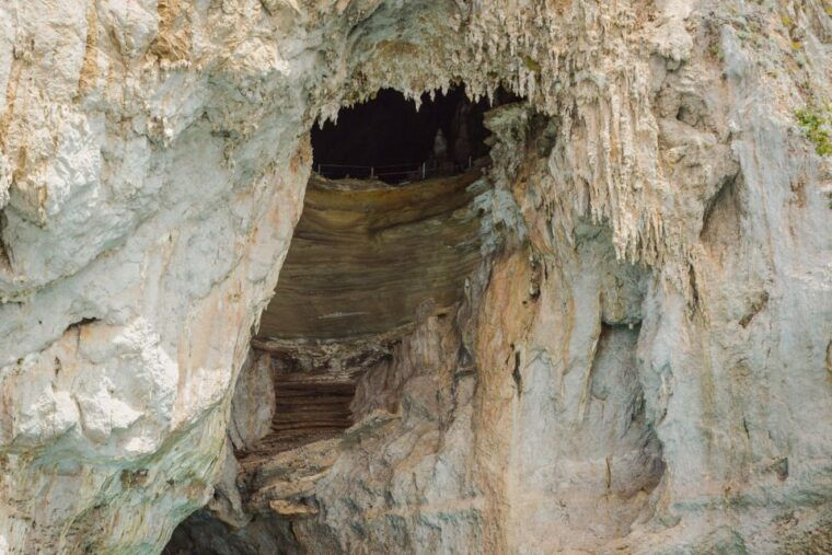 from-pompeii-castellammare-vico-equense-capri-day-cruise