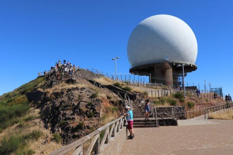 funchal-pico-arieiro-cristo-rei-and-dolphins-watching