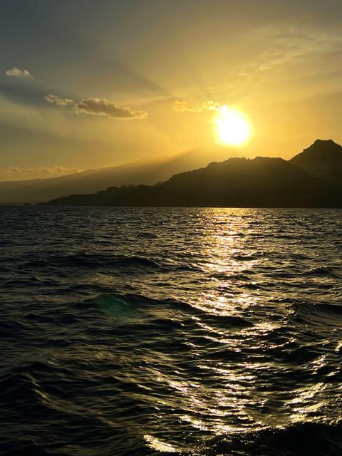 giardini-naxos-taormina-dolphin-watching-sunset-tour