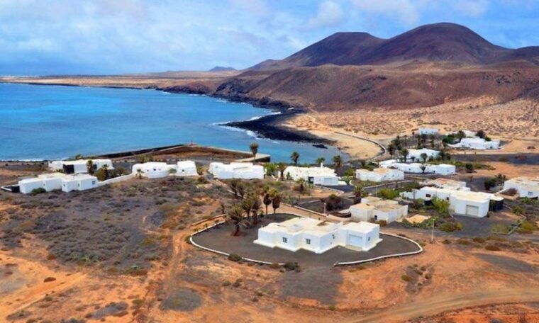 graciosa-island-jeep-safari-playa-de-las-conchas