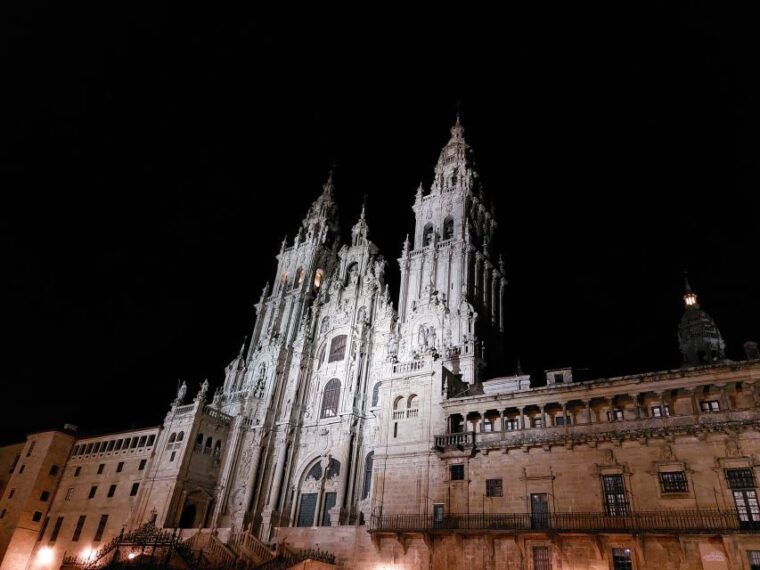 land-of-legends-meigas-night-tour-in-santiago