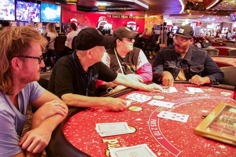 las-vegas-casino-gambling-class-at-the-plaza-hotel-casino