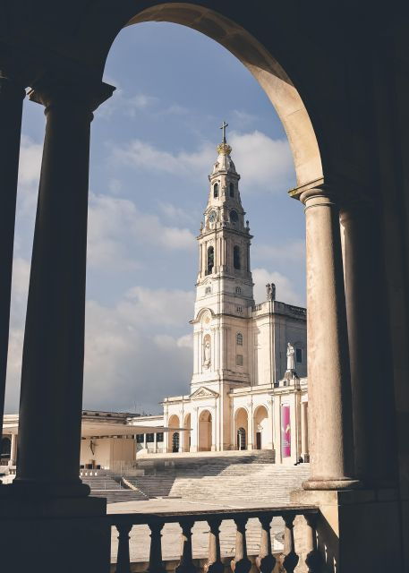 lisbon-to-porto-stop-obidos-nazare-fatima-coimbra-aveiro