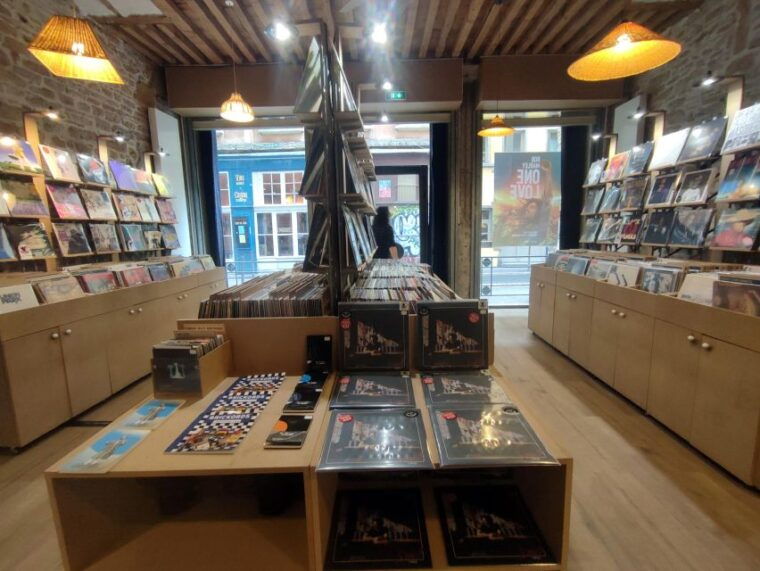 lyon-croix-rousse-wine-tasting-vinyl-record-tour