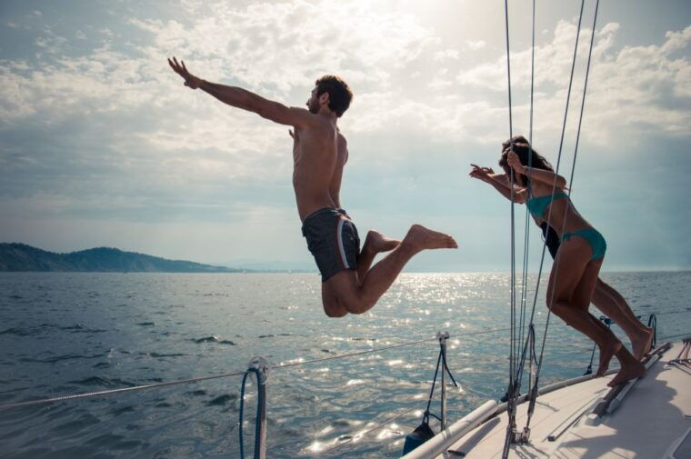 marbella-puerto-banus-private-sailing-cruise-with-drinks
