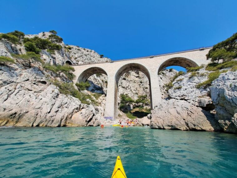 marseille-cote-bleue-calanques-half-day-kayak-tour