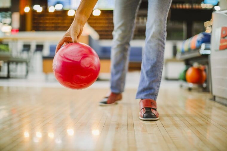 maspalomas-bowling-session-entry-ticket-at-holiday-world