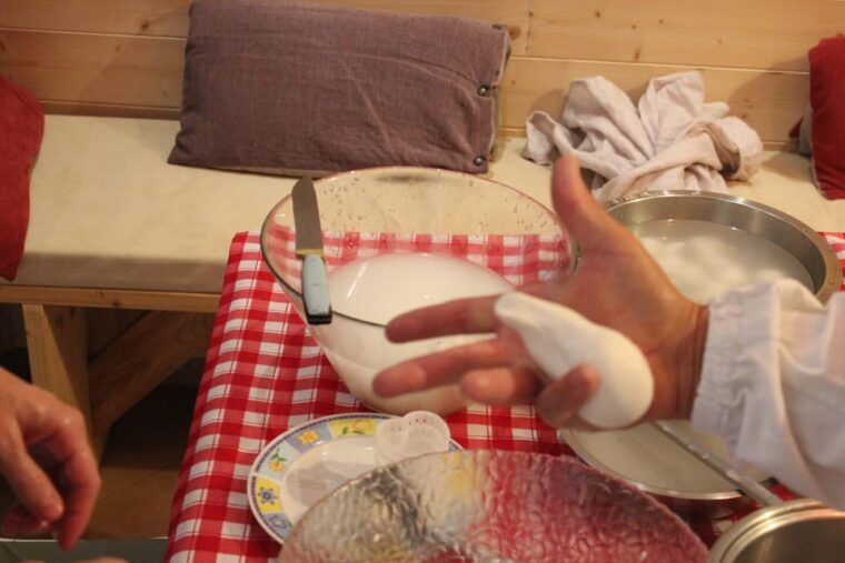 matera-mozzarella-and-cheese-tasting-with-a-cheesemaker