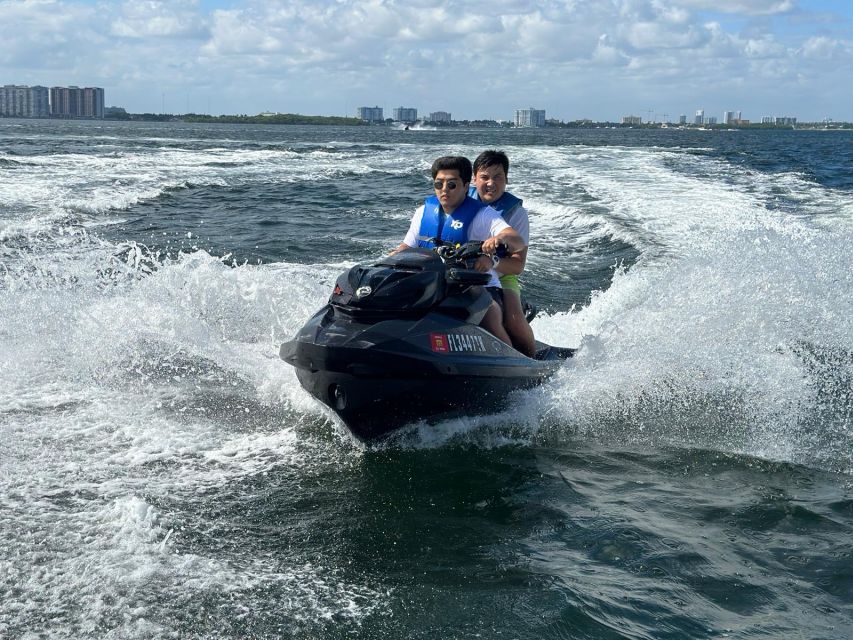 miami-beach-jetski-rental-experience-with-boat-and-drinks