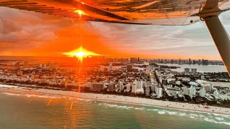 miami-beach-private-romantic-sunset-flight-with-champagne