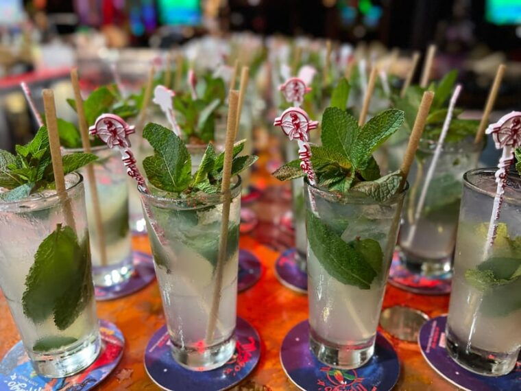 miami-salsa-party-lessons-mojitos-appetizers-live-music