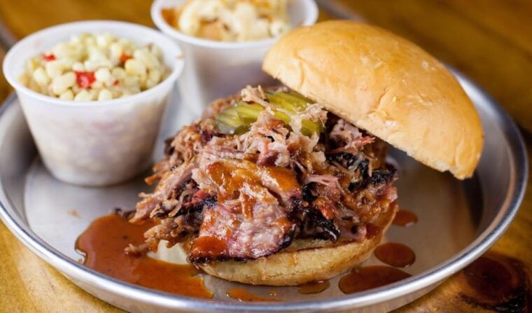 nashville-the-gulch-walking-tasting-food-tour