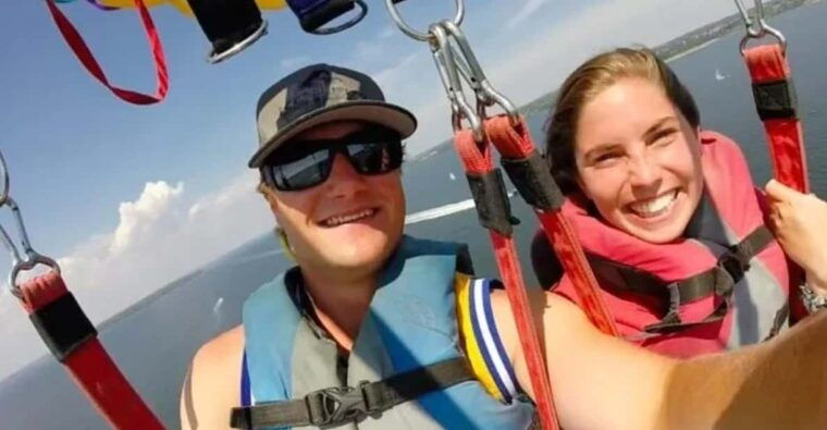 newport-island-style-parasail-experience