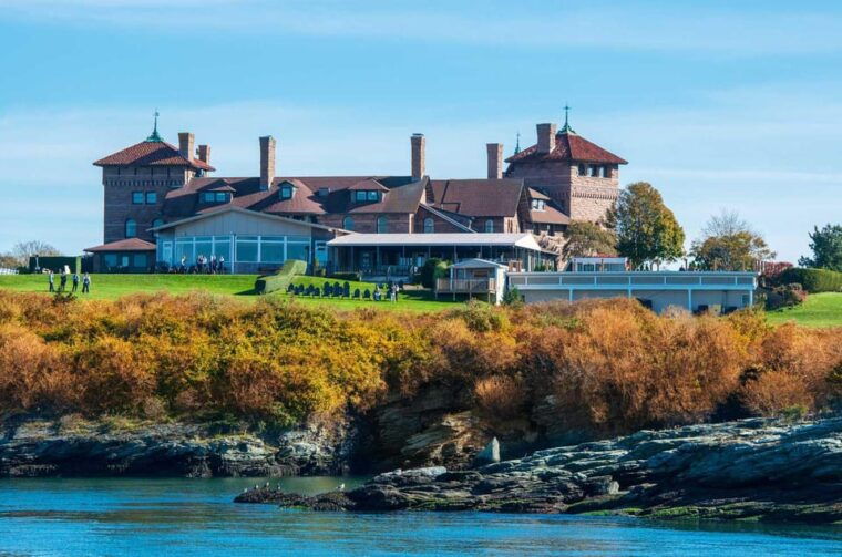newport-ri-evening-cocktail-cruise-of-narragansett-bay