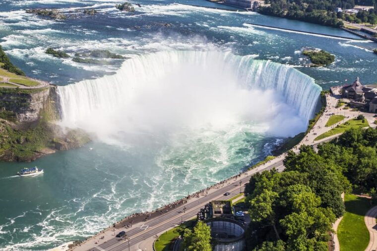 niagara-falls-usa-full-day-tour-with-fireworks-2