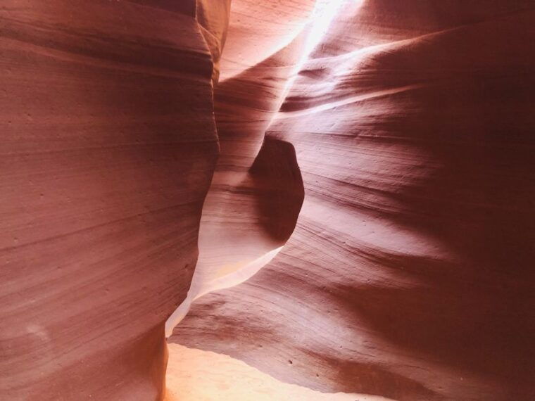 page-lower-antelope-canyon-tour-with-trained-navajo-guide
