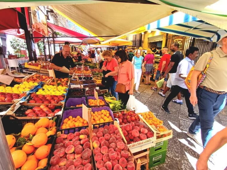 palermo-a-tour-among-unique-monuments-and-colorful-markets