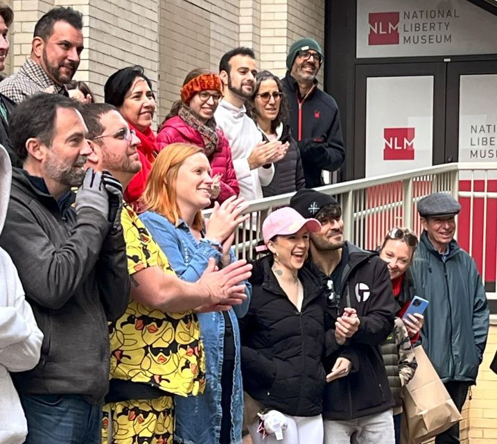 philadelphia-comedy-magic-walking-tour-with-a-guide