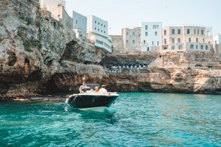 polignano-a-mare-private-cruise-with-champagne