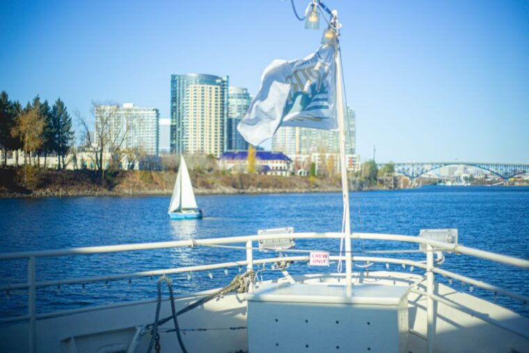 portland-happy-hour-sightseeing-cruise