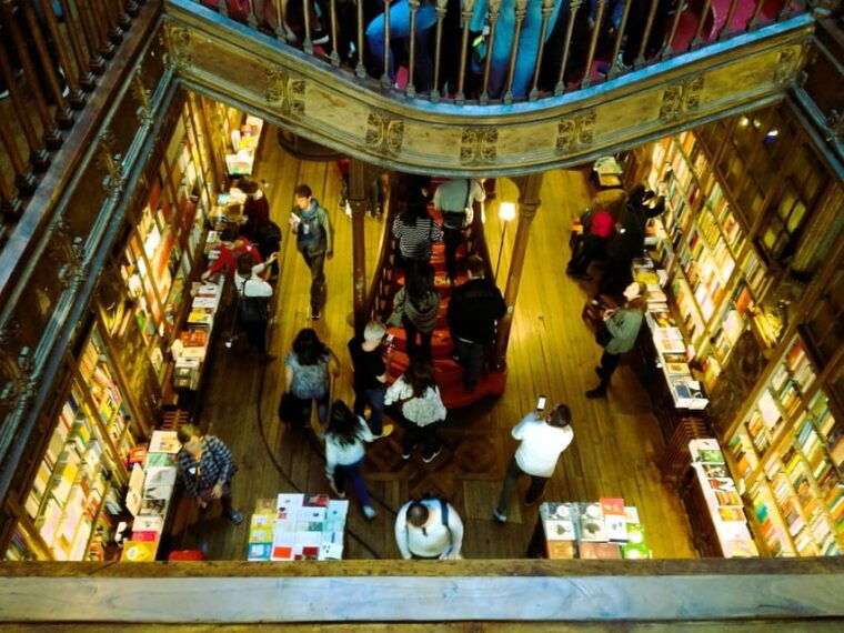 private-day-tour-to-porto-with-maximum-2-stop-in-the-way