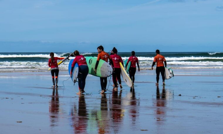 private-surf-class-with-photoshoot-in-caparica