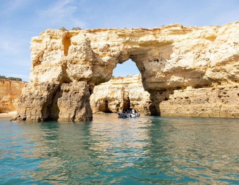 private-tour-1h30-i-benagils-best-caves-armacao-de-pera