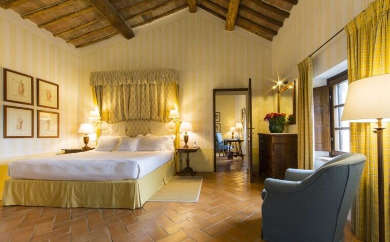 private-tour-and-wine-tasting-at-castle-wineries-in-chianti