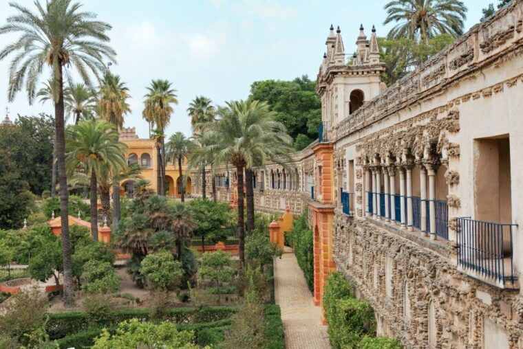 seville-alcazar-skip-the-line-guided-tour-with-tickets
