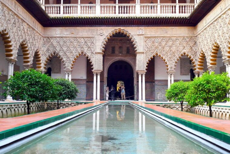 seville-cathedral-giralda-and-royal-alcazar-guided-tour