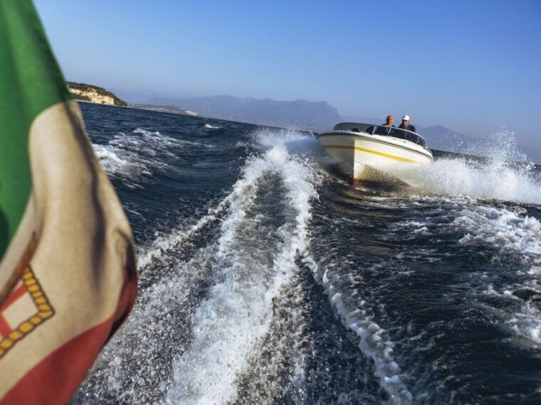 sirmione-25-minute-boat-cruise-around-the-peninsula