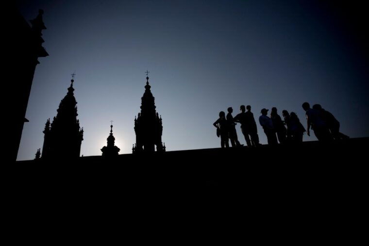 tour-cathedral-of-santiago-with-roofs-portico-de-la-gloria