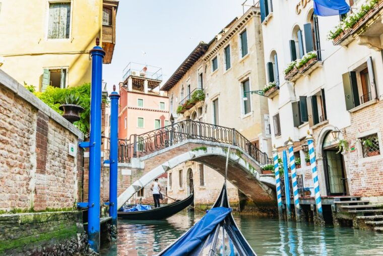 venice-private-gondola-ride-along-grand-canal