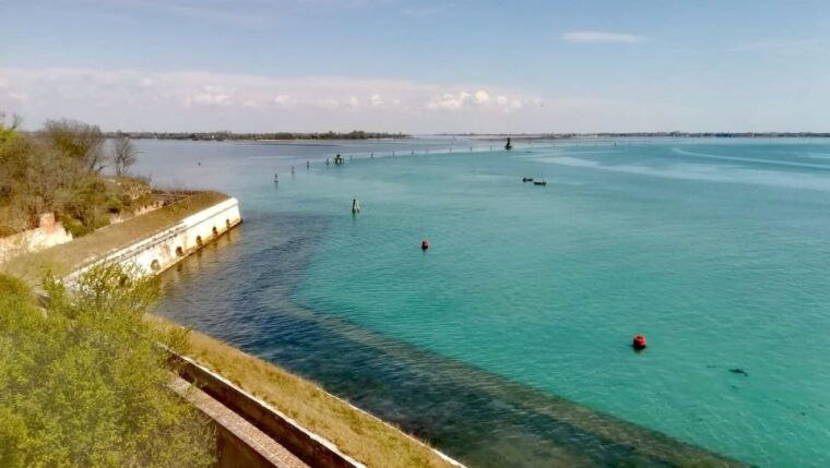 venice-santerasmo-vignole-and-lagoon-kayaking-tour