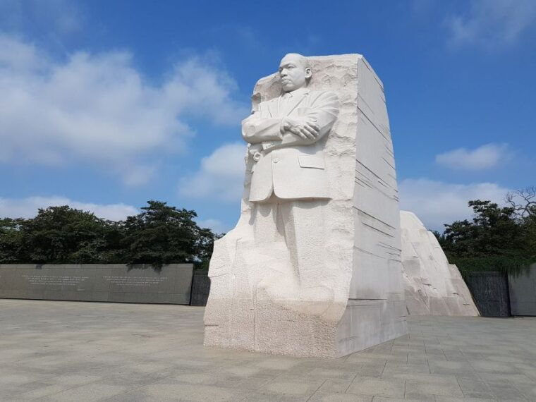 washington-dc-cherry-blossom-walking-tour