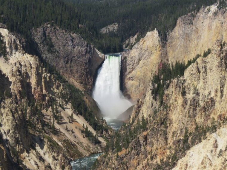 west-yellowstone-yellowstone-day-tour-including-entry-fee