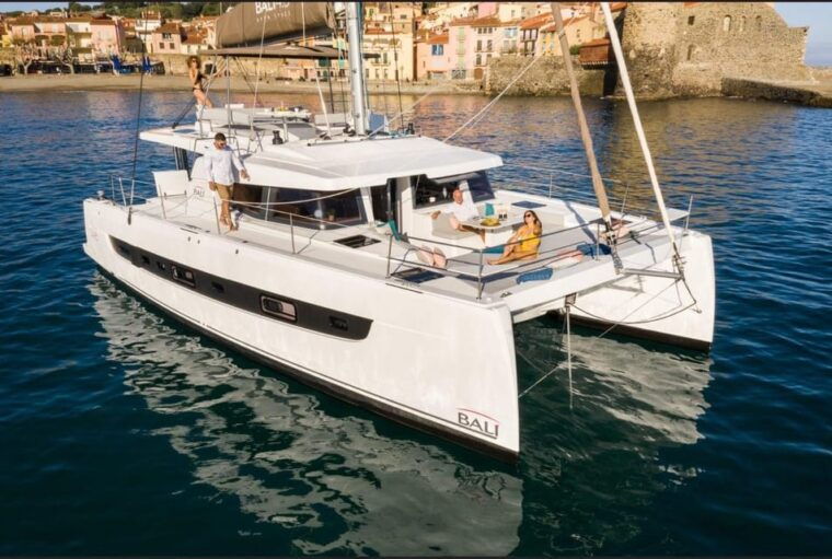 yacht-catamaran-trip-to-the-lavezzi-islands