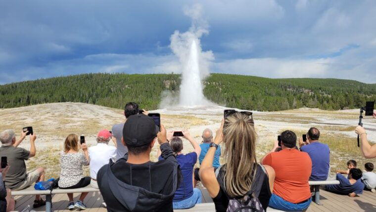 yellowstone-national-park-private-day-tour