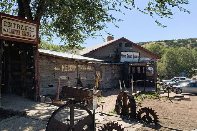 a-self-guided-audio-tour-of-madrid-new-mexico-ghost-town