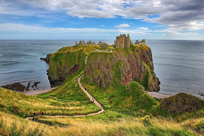 aberdeen-airport-train-harbour-transfer-private-guided-tour