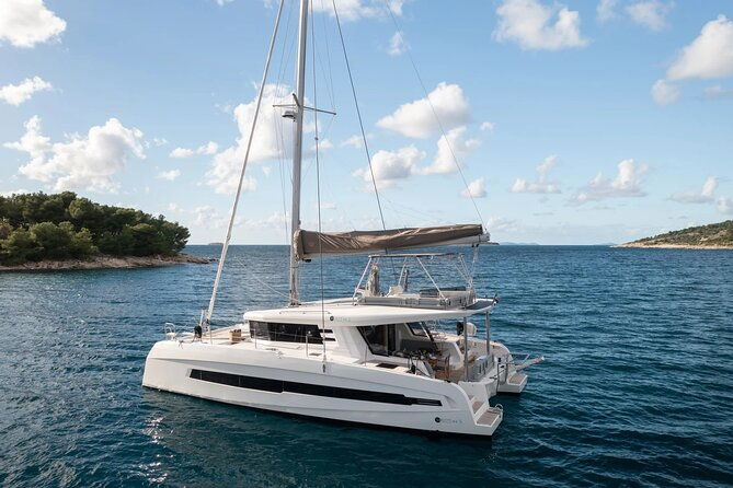 albufeira-algarve-half-day-private-catamaran-charter