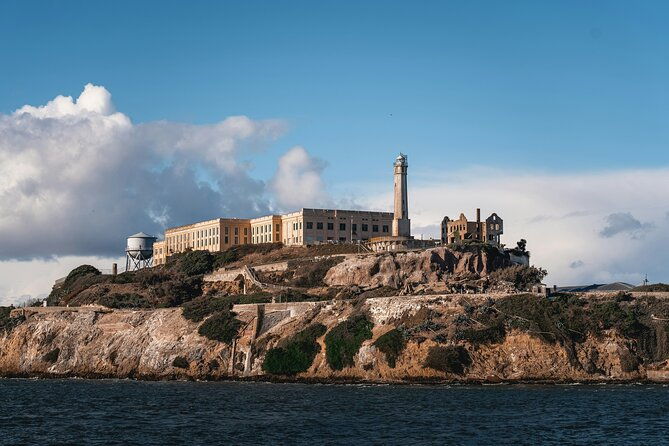 alcatraz-day-tour-and-aquarium-with-muir-woods-and-sausalito-tour