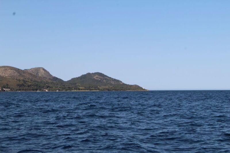alcudia-private-sunset-boat-trip-with-glass-of-wine-snack