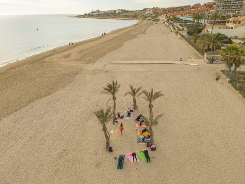 alicante-sunrise-yoga-class-on-the-beach-breakfast