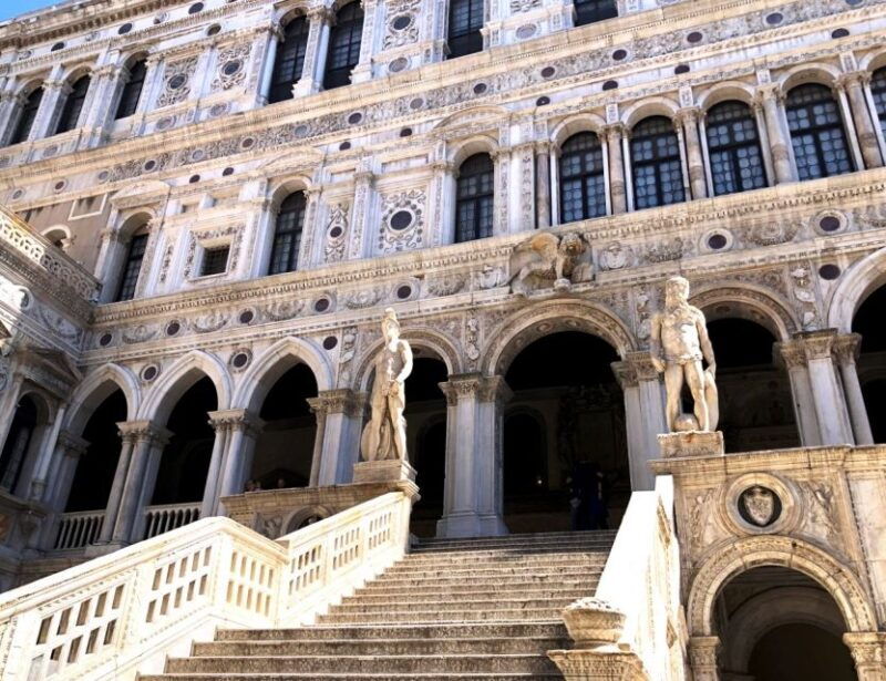 all-inclusive-tour-doge-palace-st-marks-basilica-square
