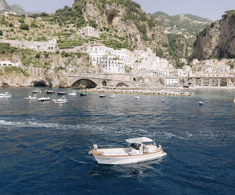 amalfi-coast-boat-tour-with-drinks-and-lunch